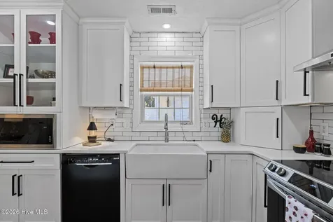 213 Pensacola Avenue Morehead City NC 28557