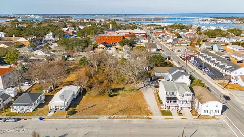 311 Pollock Street Beaufort NC 28516