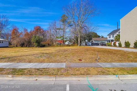 311 Pollock Street Beaufort NC 28516