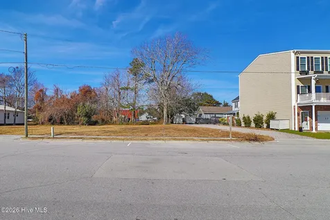 311 Pollock Street Beaufort NC 28516