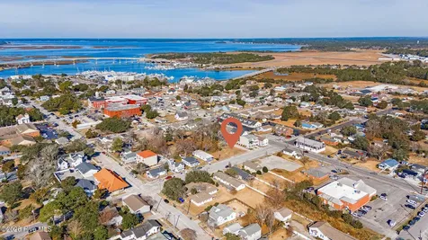 311 Pollock Street Beaufort NC 28516