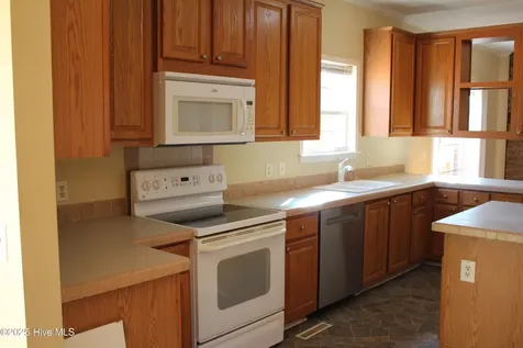 152 Meadowlark Lane Newport NC 28570