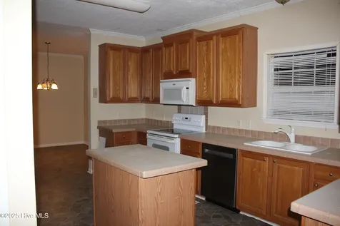 152 Meadowlark Lane Newport NC 28570
