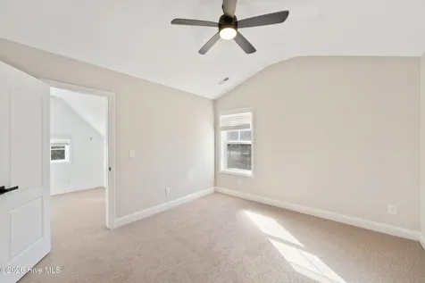 37 Twisted Oak Court Hampstead NC 28443