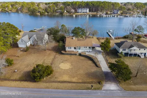 9209 Hornigold Avenue Oriental NC 28571