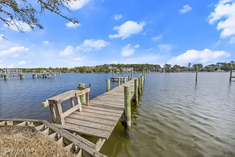 9209 Hornigold Avenue Oriental NC 28571