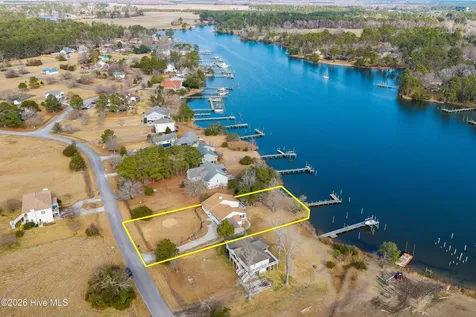 9209 Hornigold Avenue Oriental NC 28571