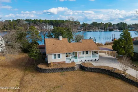 9209 Hornigold Avenue Oriental NC 28571