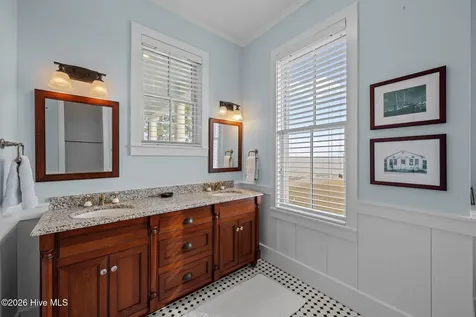 203 Vandemere Street Oriental NC 28571