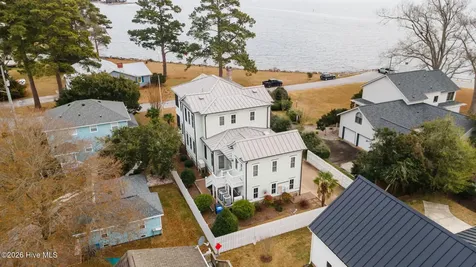 203 Vandemere Street Oriental NC 28571