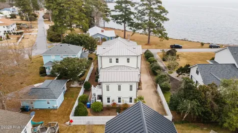 203 Vandemere Street Oriental NC 28571