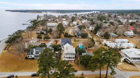 203 Vandemere Street Oriental NC 28571