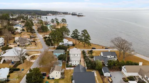 203 Vandemere Street Oriental NC 28571
