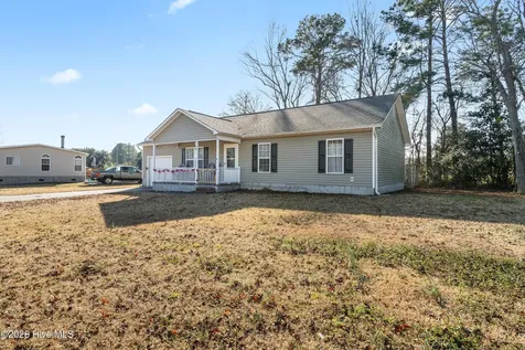 98 Meadow Farms Road Richlands NC 28574