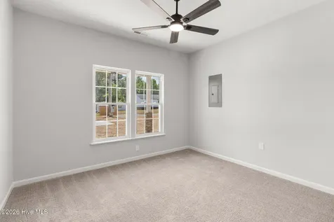 802 Holmes Street Clinton NC 28328