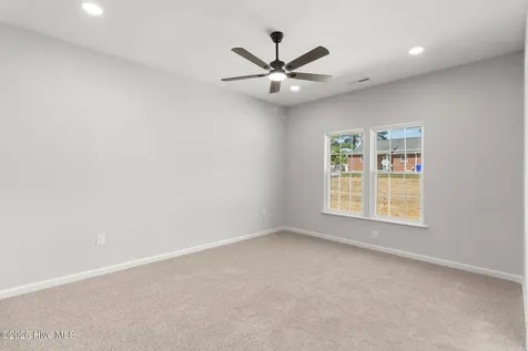 802 Holmes Street Clinton NC 28328