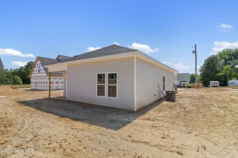 802 Holmes Street Clinton NC 28328