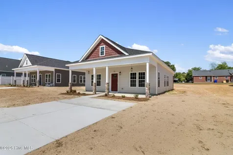 802 Holmes Street Clinton NC 28328