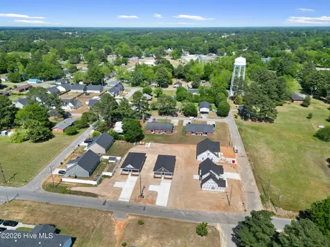 802 Holmes Street Clinton NC 28328