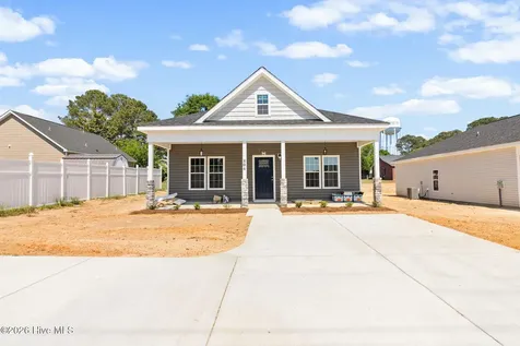 804 Holmes Street Clinton NC 28328
