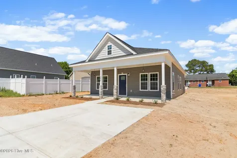 804 Holmes Street Clinton NC 28328