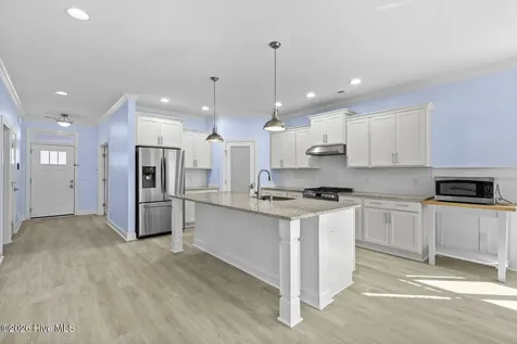 105 N Lamplighters Walk Hampstead NC 28443