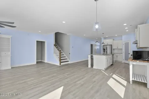 105 N Lamplighters Walk Hampstead NC 28443