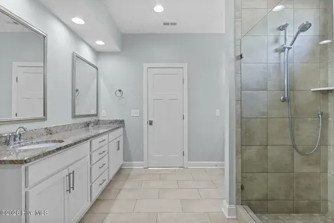 105 N Lamplighters Walk Hampstead NC 28443