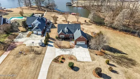 6303 Pointe Lane Rocky Mount NC 27803