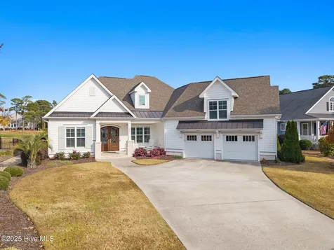 2911 Legends Drive Southport NC 28461