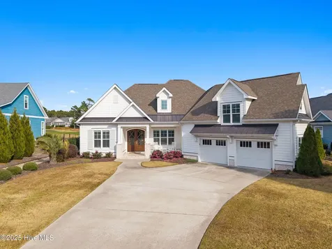 2911 Legends Drive Southport NC 28461