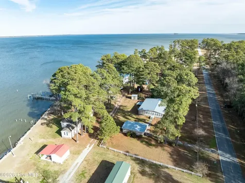 2995 Hickory Point Road Aurora NC 27806