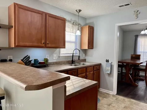 100 Kenmore Court New Bern NC 28560