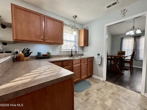 100 Kenmore Court New Bern NC 28560