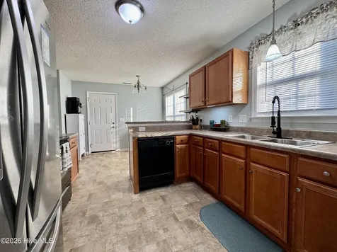 100 Kenmore Court New Bern NC 28560