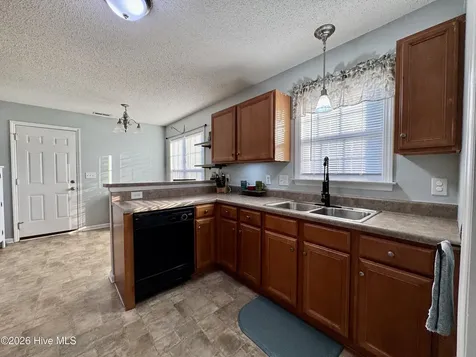100 Kenmore Court New Bern NC 28560