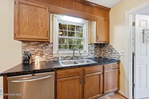 103 King Arthur Road Greenville NC 27858