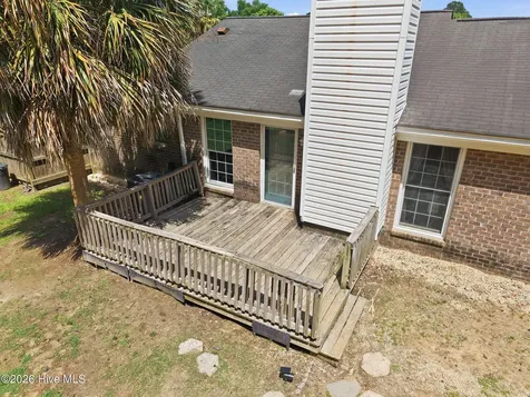103 King Arthur Road Greenville NC 27858