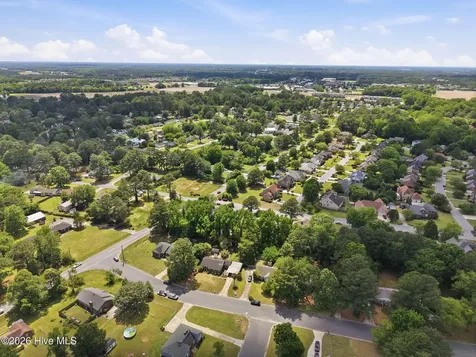 103 King Arthur Road Greenville NC 27858