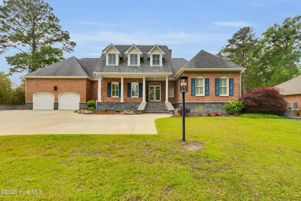 611 Creekwood Drive Trent Woods NC 28562