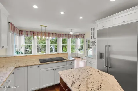 611 Creekwood Drive Trent Woods NC 28562