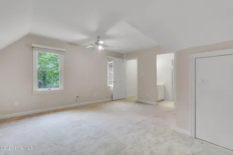 611 Creekwood Drive Trent Woods NC 28562