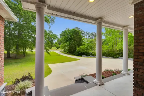 611 Creekwood Drive Trent Woods NC 28562