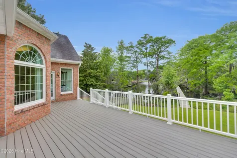 611 Creekwood Drive Trent Woods NC 28562