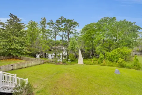 611 Creekwood Drive Trent Woods NC 28562