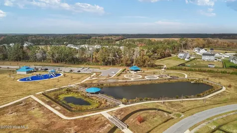 118 Creekside Drive Moyock NC 27958