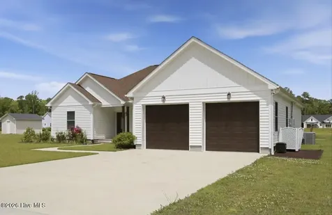 139 Bridgewater Drive S Bath NC 27808