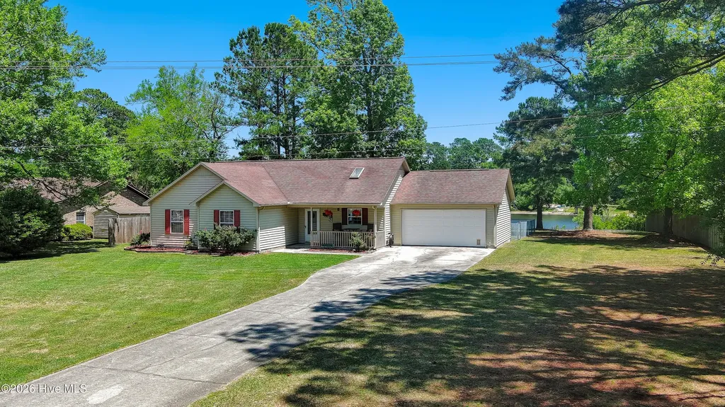 2328 N Lakeview Drive Newport NC 28570
