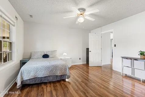 2328 N Lakeview Drive Newport NC 28570
