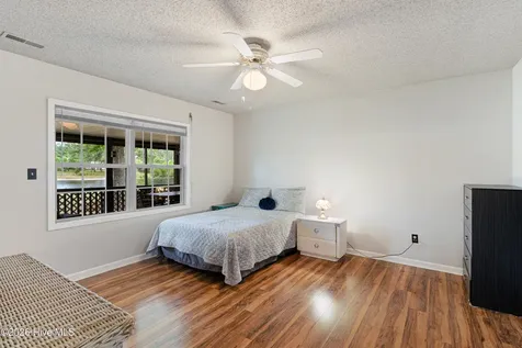 2328 N Lakeview Drive Newport NC 28570